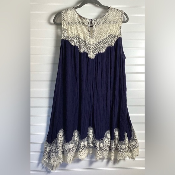 Umgee Sleeveless Lace Mini Dress cream and Blue Size 2XL - Picture 4 of 7